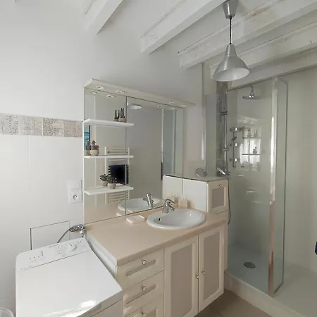 Mazet A 5 Minutes D'uzes Apartment
