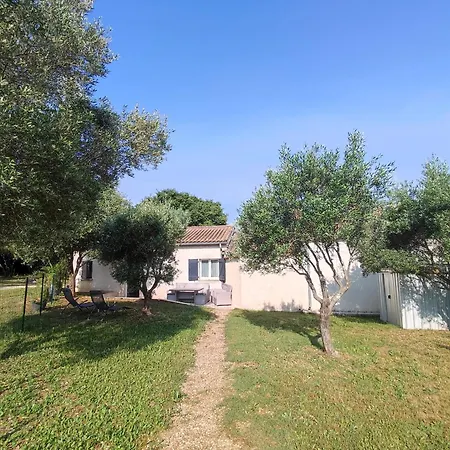 Mazet A 5 Minutes D'uzes Apartment