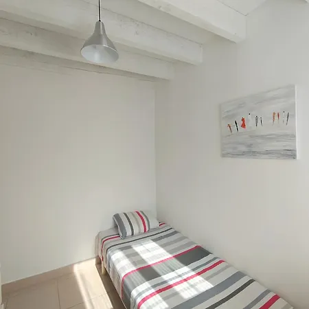 Mazet A 5 Minutes D'uzes Apartment